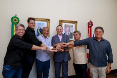 Brandão amplia diálogo e parceria com prefeitos e chega a 176 municípios recebidos no Palácio dos Leões