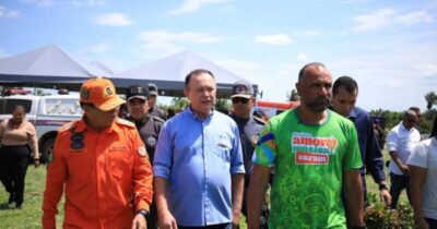 Brandão visita a casa dos irmãos Ágatha Isabelly e Allan Michel, desaparecidos, em Bacabal