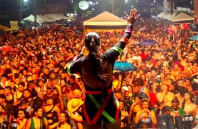 Tradicional Micarroça e Taty Girl encerram o Carnaval de Rosário