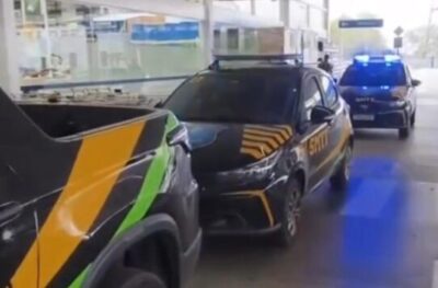 SMTT multa veículos estacionados em área irregular do atacadista Açaí de São Luís