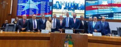 Aparício Bandeira é homenageado com a medalha Manuel Beckman