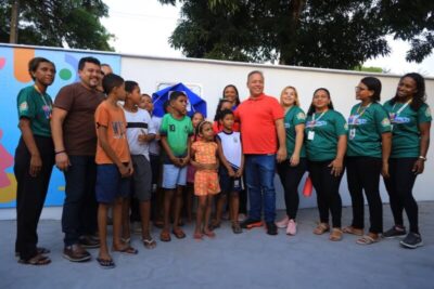Prefeito Fred Campos entrega onde muitos só prometeram; mais 1 escola transformada, 500 cirurgias realizadas e 250 famílias regularizadas