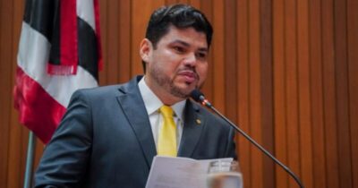 Deputado se posiciona após ser alvo de medida protetiva