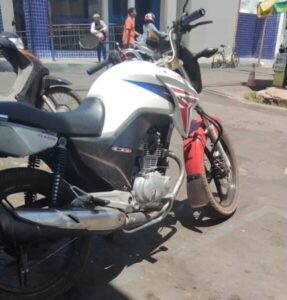 ASSALTANTE APONTA ARMA PARA CRIANÇA E ROUBA MOTO EM PLENA TARDE EM CODÓ