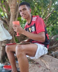 JOVEM É EXECUTADO A TIROS DURANTE COMEMORAÇÃO DE ANIVERSÁRIO EM PRAÇA DE CODÓ