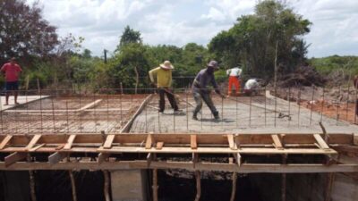 Gestão André da RalpNet constrói três pontes de concreto em Pinheiro; duas já em fase final