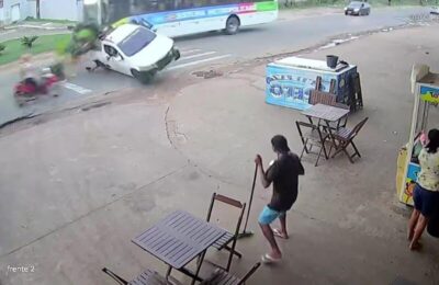 Colisão entre ônibus, carro e motocicleta deixa mulher ferida na Estrada de Ribamar