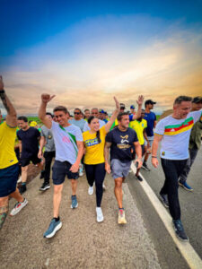 Mariana se une a Nikolas Ferreira em marcha da “Justiça e Liberdade” rumo a Brasília