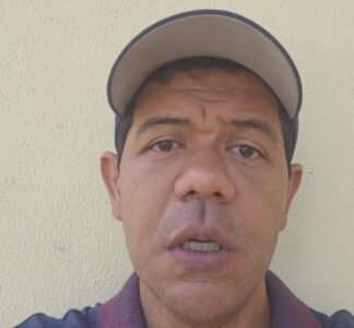 Luciano Leitoa tenta lacrar sobre a segurança de Timon, mas acaba esmagado pelo próprio passado