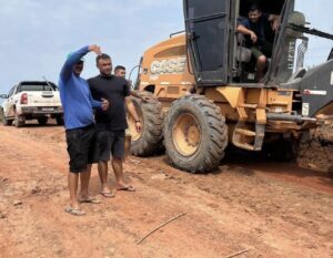 Prefeito Peteca acompanha obras e intensifica recuperação de estradas vicinais em São João do Caru