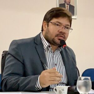 O presidente da Câmara Municipal Adhemar Freitas Júnior assume o exercício temporário da Prefeitura de Imperatriz