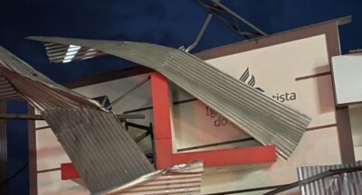 Forte chuva e ventania arrancam teto da Igreja Adventista em Pedreiras