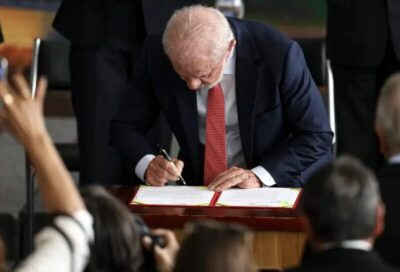 Lei com regras mais duras para devedores é sancionada por Lula, com vetos