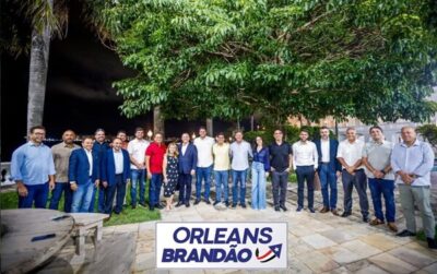 Com apoio de ampla frente, Orleans assume pré-candidatura a governador