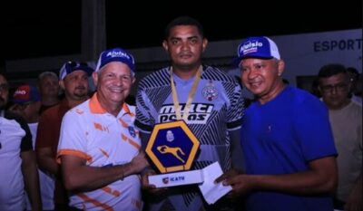 Prefeito Walace Azevedo prestigia grande final do Campeonato de Futebol em Icatu