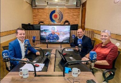 O prefeito de Icatu, Walace Azevedo, da entrevista para o Jornal da Manhã