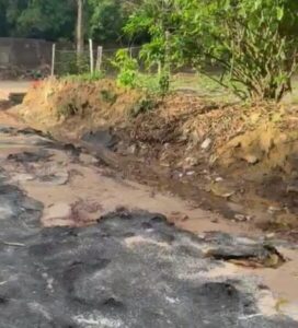 Asfalto Sonrisal: pavimentação em Ribamar “derrete” com as primeiras chuvas do ano