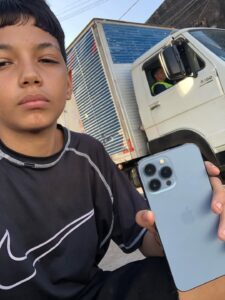 Menores transformam roubos em espetáculo nas redes sociais