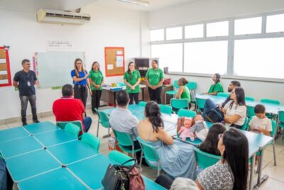 Creche-Escola Sementinha faz acolhimento aos pais de alunos