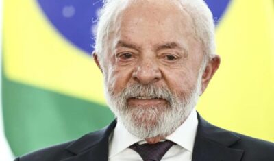 Antes de viagem ao Panamá, Lula conversa com presidente Mulino