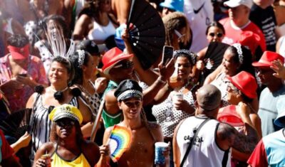 Ativistas denunciam ‘blackface’ em fantasias de carnaval
