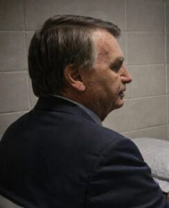 MP Militar pede arquivamento de ação que buscava perda do oficialato de Bolsonaro