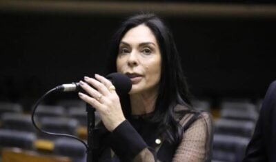 Comissão aprova benefício fiscal para empresa que incentiva estagiário a ler