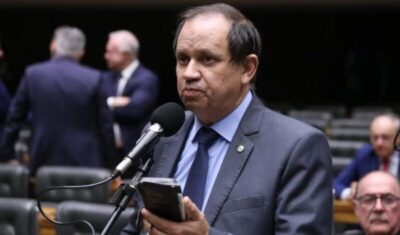 Comissão aprova projeto que proíbe privatização de praias e cobrança de pedágio em orlas