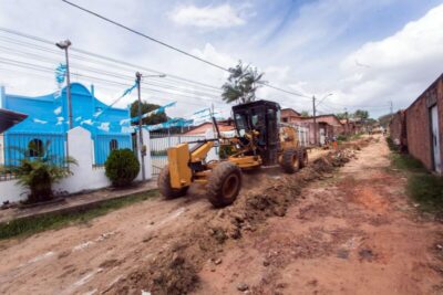 Dr. Julinho assina ordem de serviço para pavimentação de rua no Parque das Palmeiras