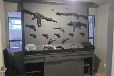 PF amplia ofensiva contra crimes financeiros e apreende armas