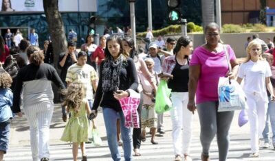 Desemprego cai para 5,1% em dezembro, o menor já registrado