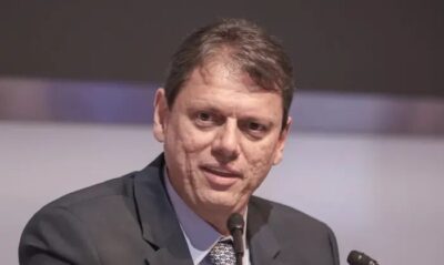 Moraes autoriza Tarcísio a visitar Bolsonaro na prisão na quinta-feira