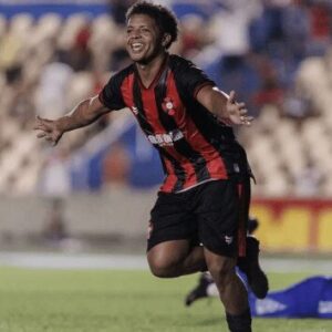 Moto Club vence o Imperatriz, assume a liderança e garante vaga nas semifinais