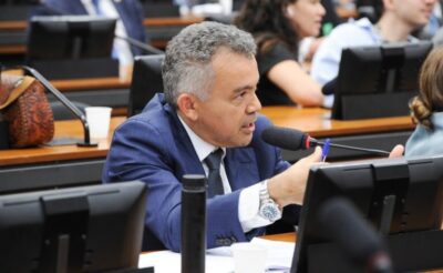 Comissão aprova ressarcimento a cartórios por atos gratuitos e modernização de regras para casamento