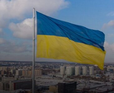 Ataque russo deixa 5.600 prédios sem calefação em Kiev e provoca morte