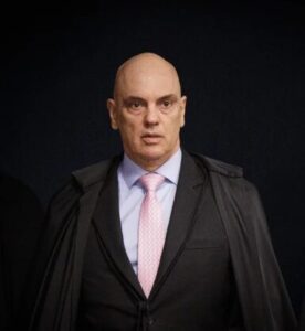 E vai continuar!!! O contrato da mulher de Moraes com o Master continua sem explicação