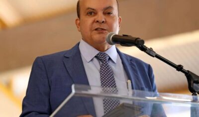 Oposição no DF pede impeachment de Ibaneis após citação por Vorcaro