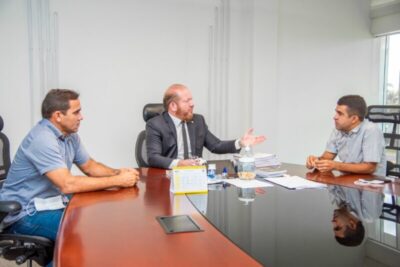 Othelino tem intensa agenda de reuniões com prefeitos e lideranças de diversos municípios