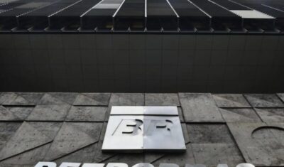 Petrobras reduz preço da gasolina em 5,2% a partir desta terça