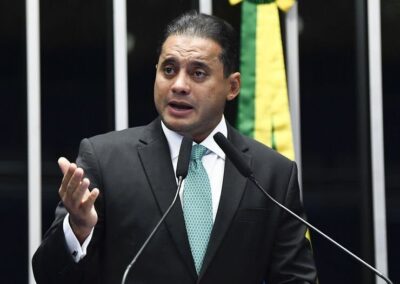 Polícia Federal pediu a prisão do senador Weverton Rocha; ministro André Mendonça rejeitou o pedido