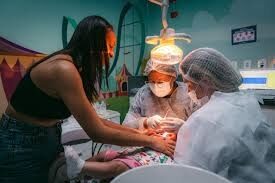 Governo amplia oferta de frenectomia e realiza quase 970 procedimentos em bebês em 2025