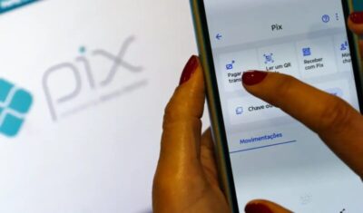 Receita Federal volta a negar taxação do Pix e alerta para golpes