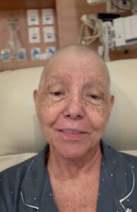 Em tratamento contra câncer, Roseana é internada com pneumonia