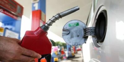 Petrobras reduz preço da gasolina em 5,2% a partir de terça