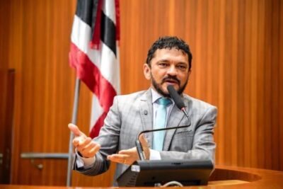 Cláudio Cunha rebate oposição e destaca melhorias do Sistema de Ferry-Boat