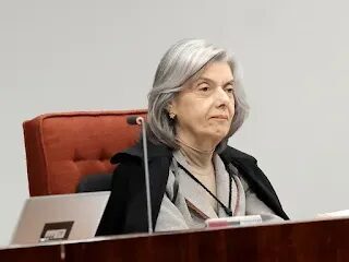 O Ministro Fachin anuncia que Cármen Lúcia será relatora do Código de Ética do STF