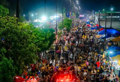 Primeira noite do Zé Pereira de Timon é marcada por forte chuva e grande presença de público