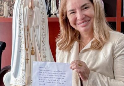 Presidente da Assembleia Legislativa do Maranhão recebe imagem de Nossa Senhora em gesto de gratidão