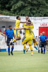 IAPE vence o Moto Club e abre vantagem nas semifinais do Campeonato Maranhense