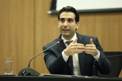 Presidente do BC defende meta de inflação e sinaliza ajuste gradual na política monetária